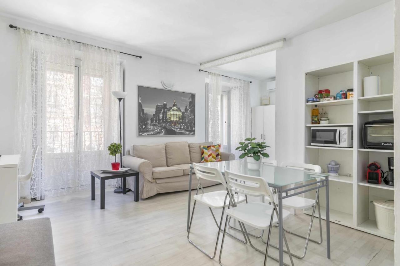 Acogedor Y Centrico Estudio Apartment Madrid Exterior photo